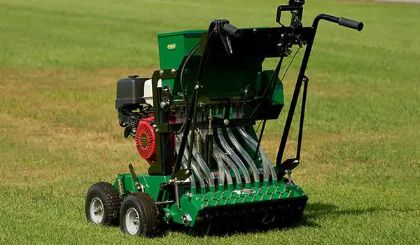 How does an overseeder work